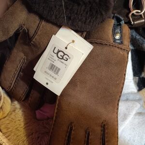 UGG Chestnut Suede Shearling-Trim Gloves